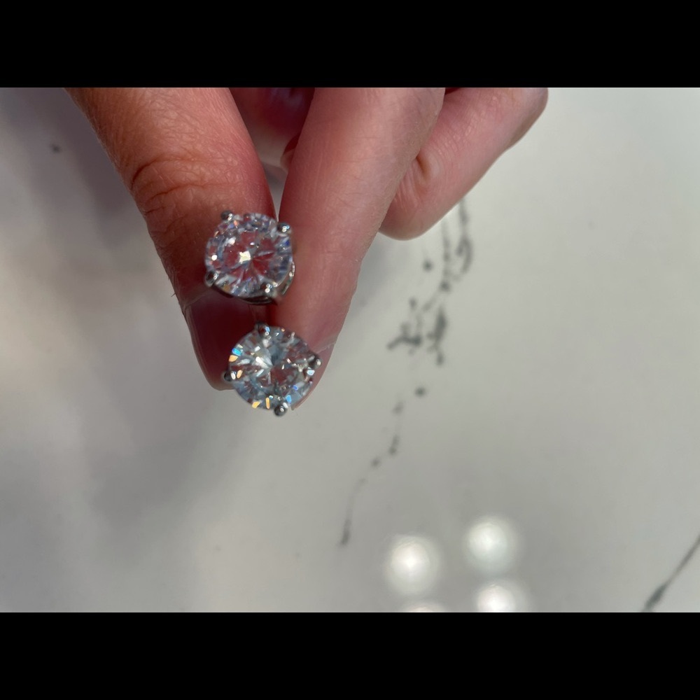 Guess stud earrings